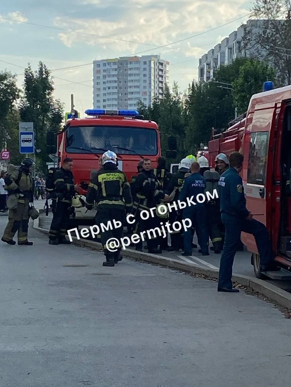 🚒Более 6 пожарных расчетов приехали на Ким, 75