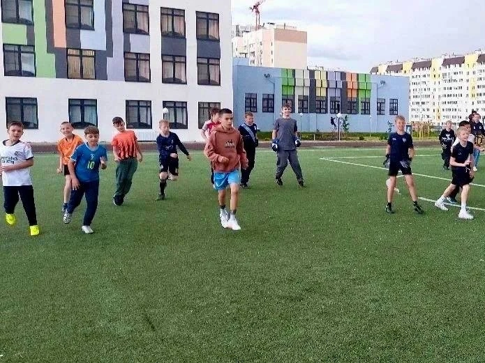 💪В Кировском районе продолжается реализация проекта «Дворовый тренер»

Дети и подростки бесплатно з