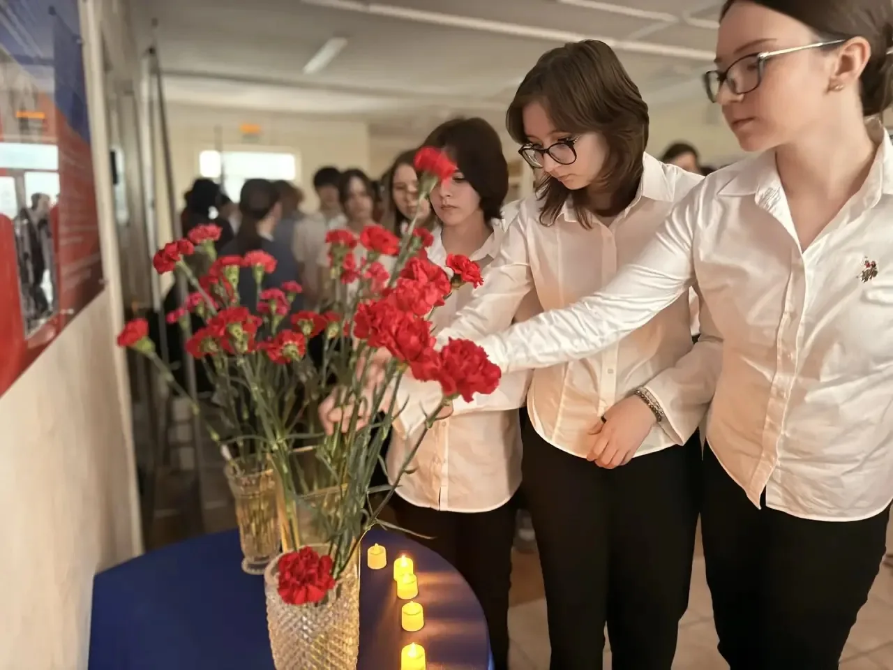 🕯️ Память, которая живёт в сердцах  15 апреля в школе прошёл памятный митинг и открытие мемориальног