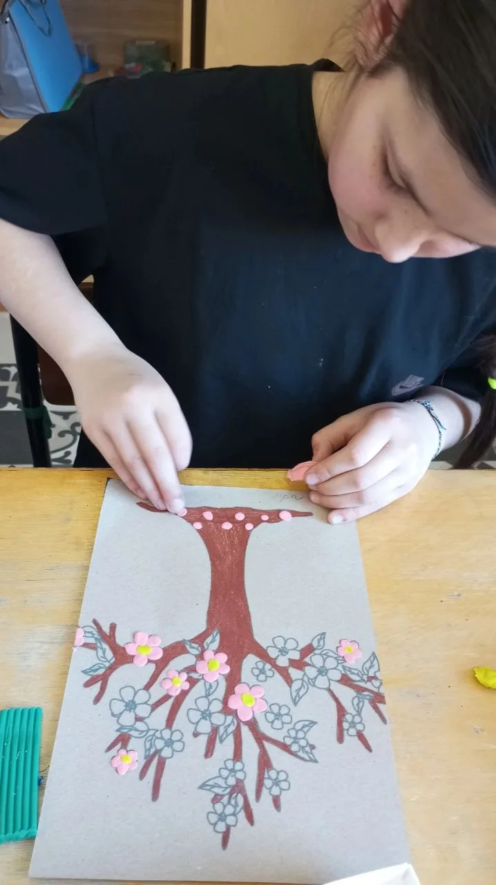 🎨 В течение учебного года учащиеся начальной школы посещают курс внеурочной деятельнос...