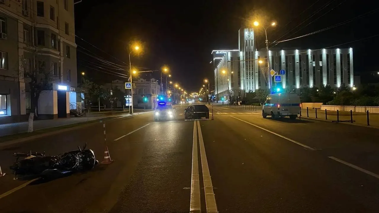 ❗️В Пензе на улице Кирова произошло смертельное ДТП  Сегодня в 20:45 столкнулись водитель мотоцикла 