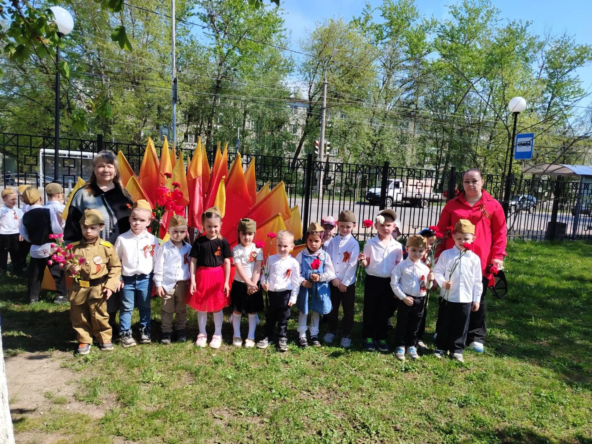 Праздничное мероприятие, посвящённое Великой Победе, в ДОУ
В преддверии Дня Победы в нашем дошкольно