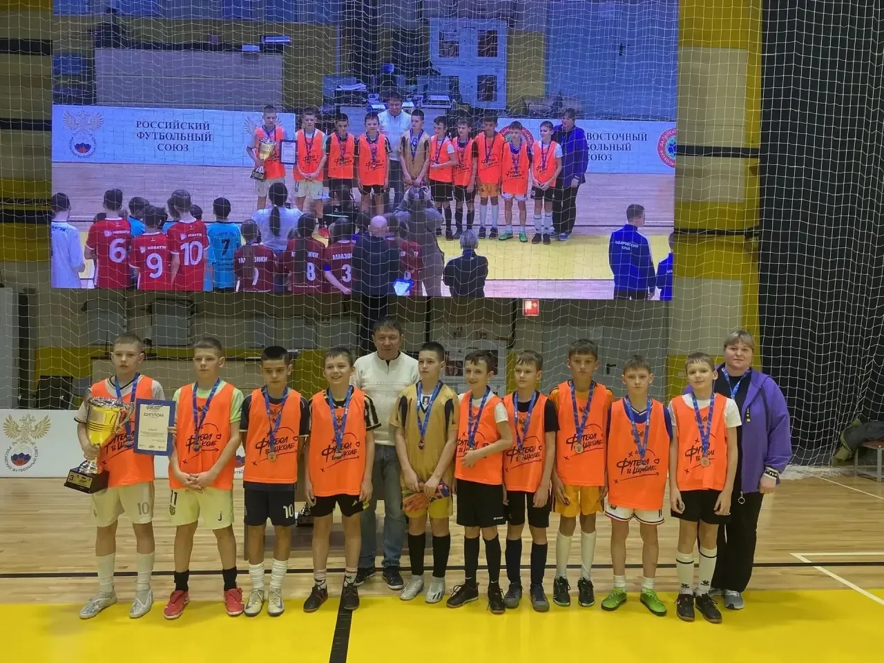Девчонки везут домой золото 🥇🏆 Дальнего Востока. С 10-13 февраля в г. Южно-Сахалинск прошел межрегио