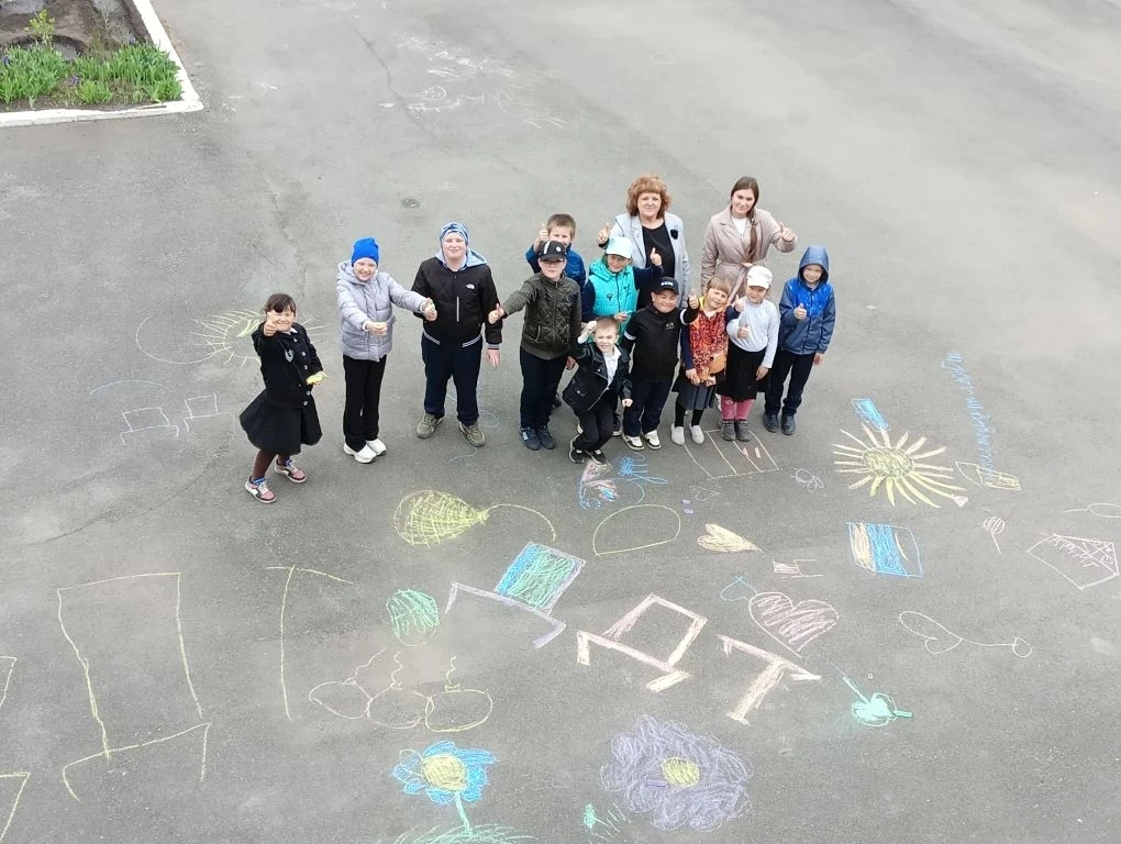 ☀️В МУДО «Октябрьский ДДТ» ярко и весело прошёл флешмоб «Скоро лето!»☀️