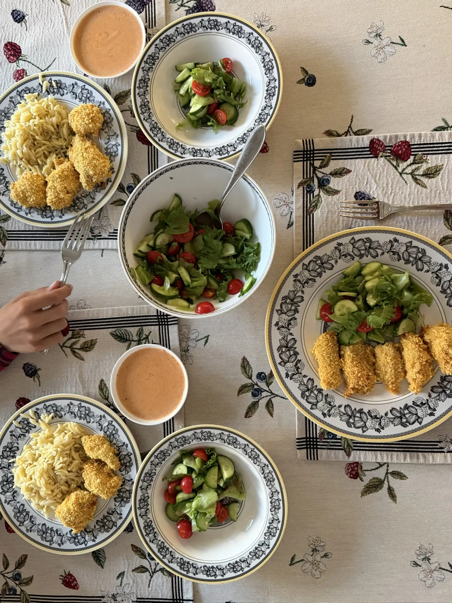 Вчера на ужин готовила наггетсы . Уже и забыла ,что они такие вкусные!)