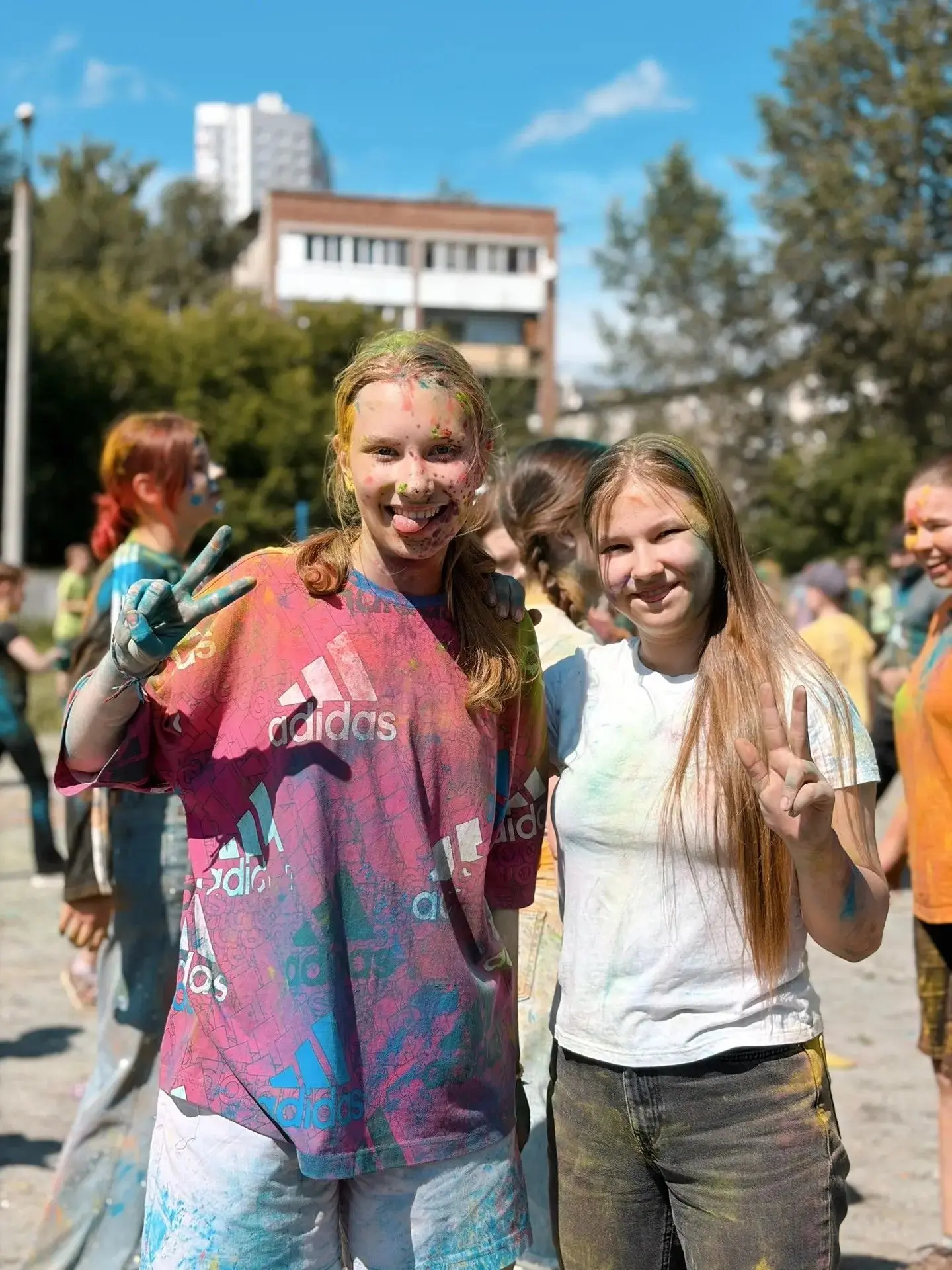 🌈 Фестиваль красок Холли: море смеха и радости в нашем лагере! 🌈

Сегодняшний день в школьном лаге