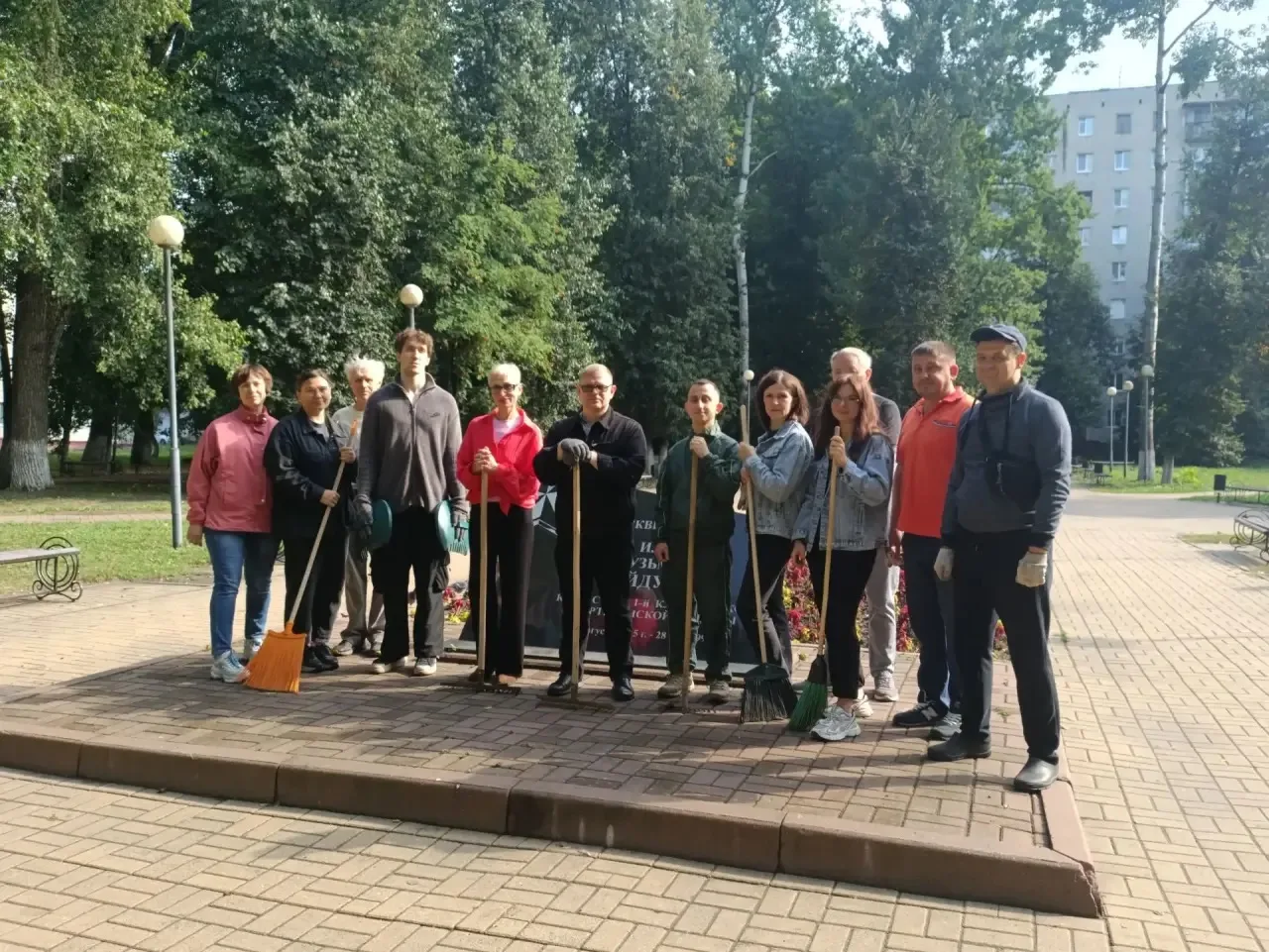 🌳 Сегодня сотрудники регионального департамента внутренней политики и ГАУ «Брянский об...
