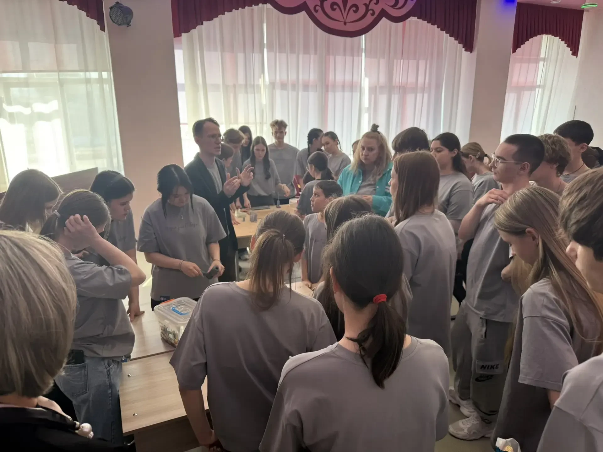 ✅ Научные дни завершились во второй пойковской школе!  В течение недели 48 старшеклассников из всех 