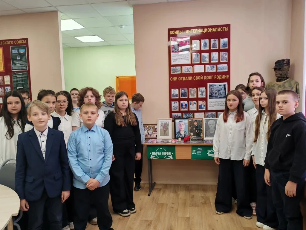 Сегодня на уроках мужества "Они сражались за Родину"  побывали ученики 5а и 5 б классов...