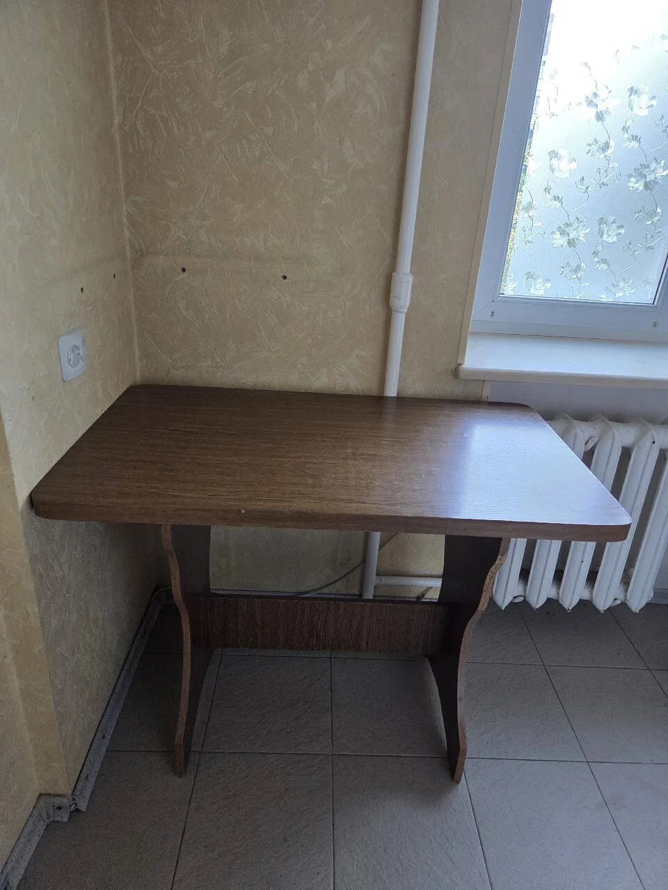 Продам стол
