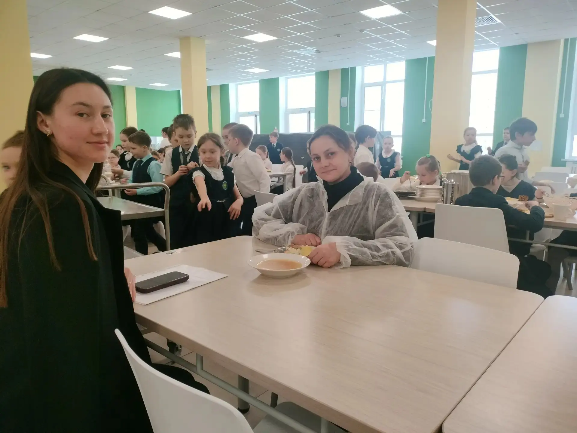 👩‍🍳РОДИТЕЛЬСКИЙ КОНТРОЛЬ  18 марта родитель ученика 2 «Б» класса провела проверку организации питани