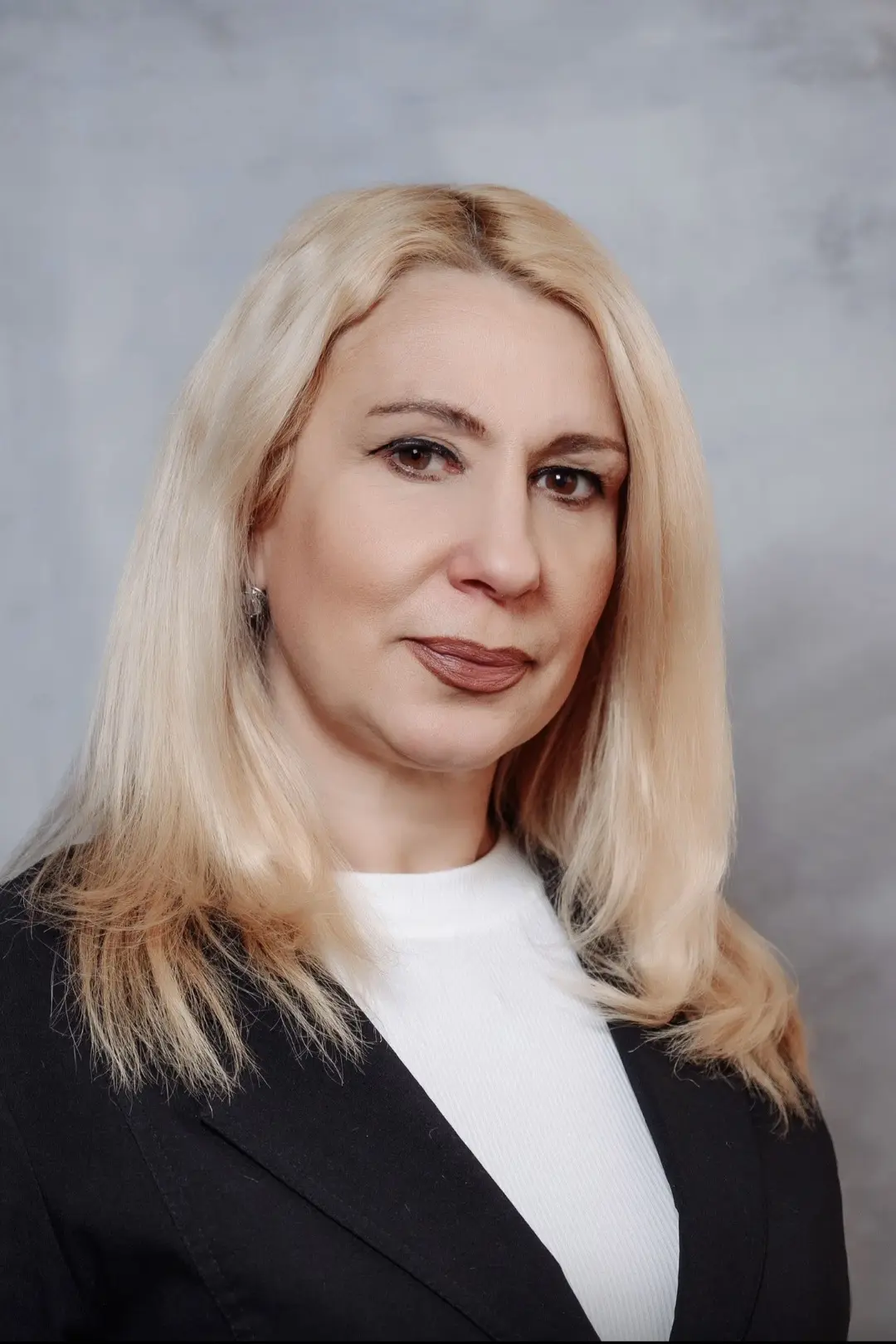 🎉 Сегодня, 10 июля, свой день рождения отмечает Комова Ирина Александровна — учитель биологии и гео