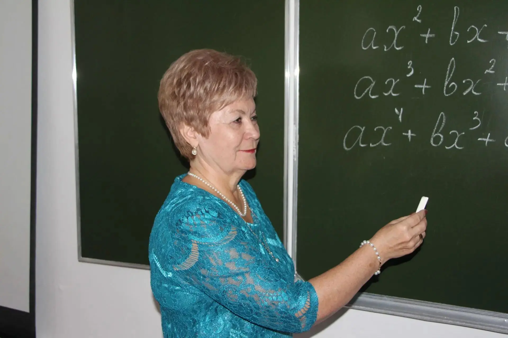 Сегодня – День учителя