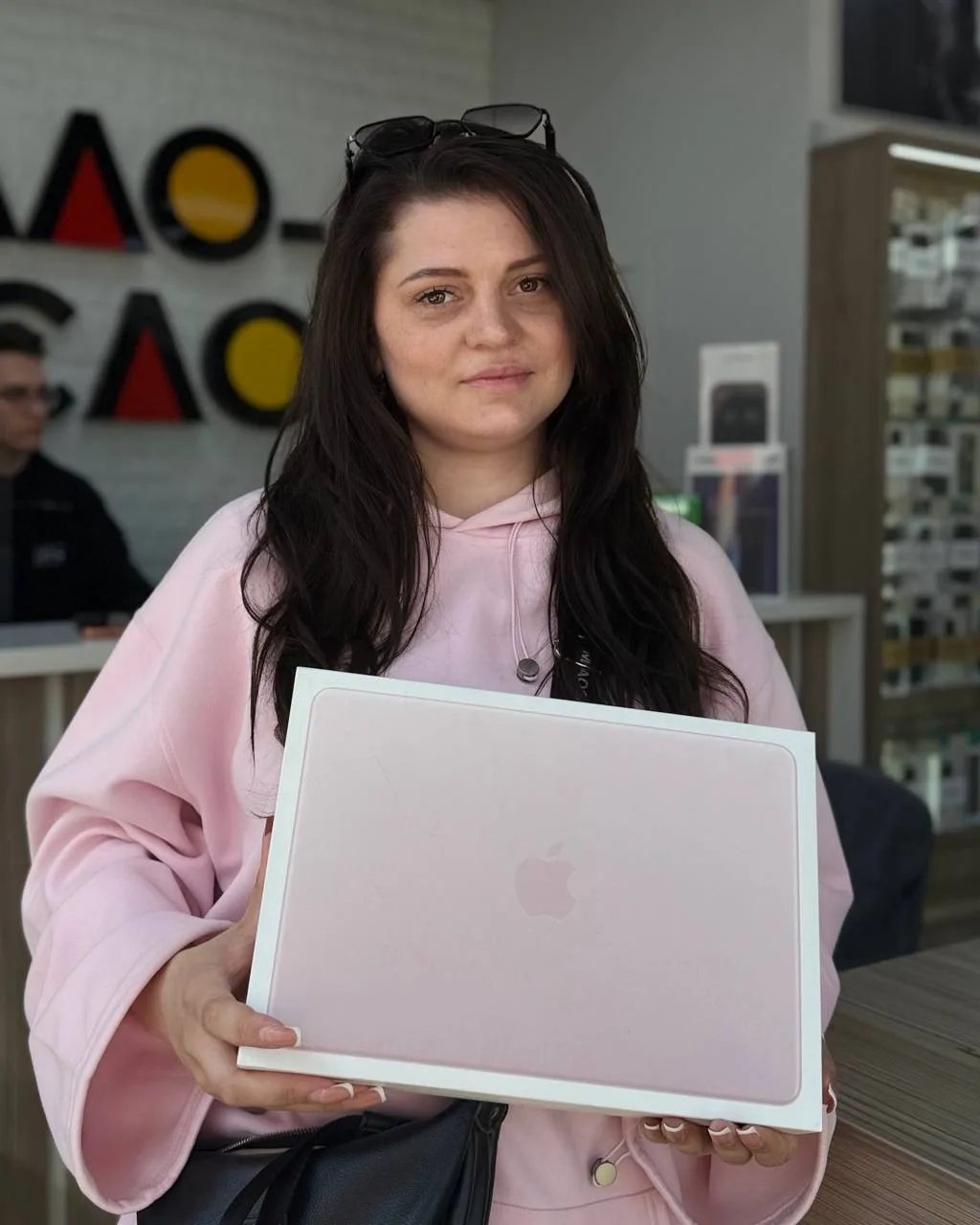 Apple экстренно удваивает производство MacBook Neo из-за бешеного спроса