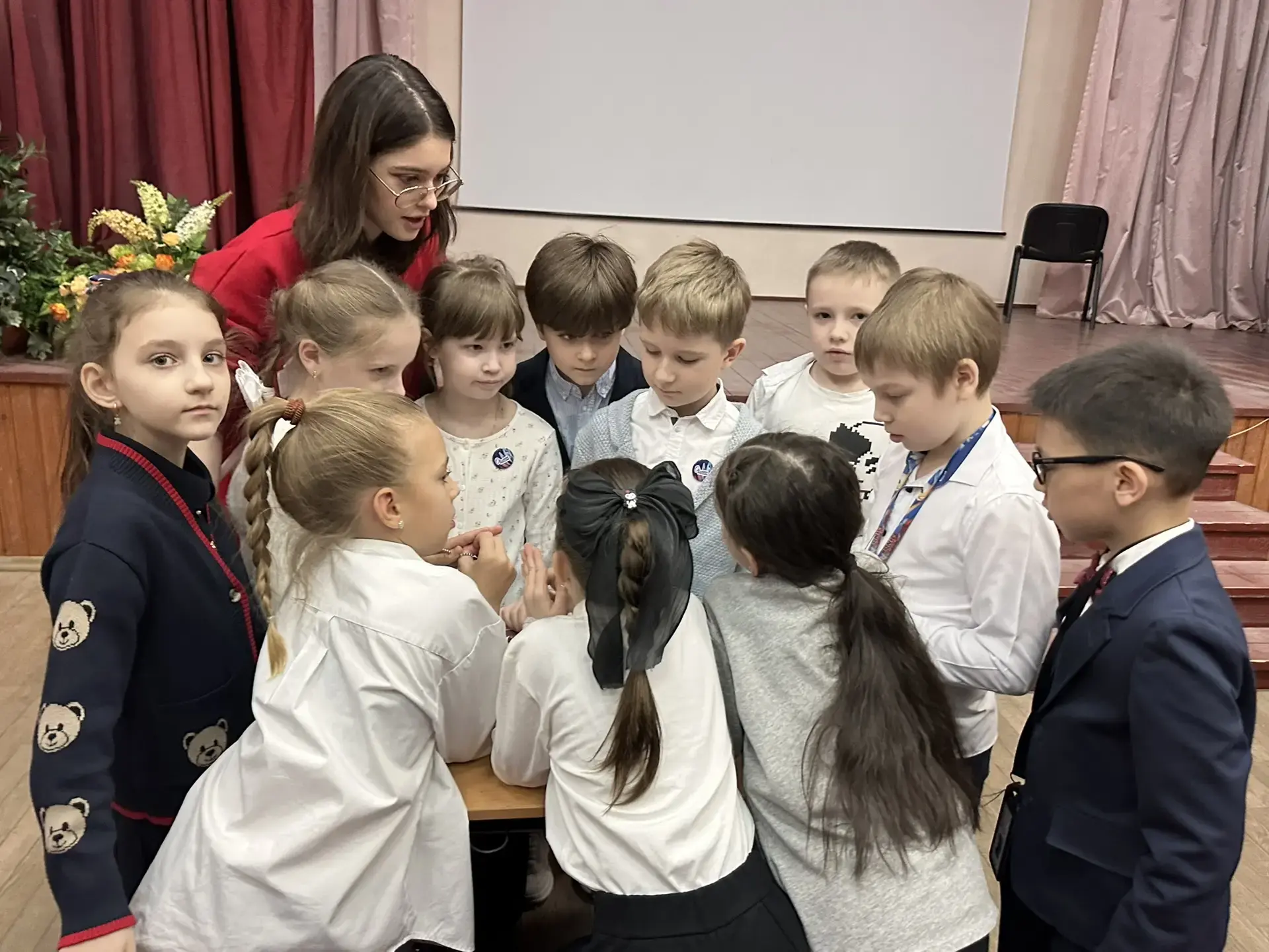 🤝 Знакомство с «Движением Первых»  🏫 В нашу школу приехали специалисты регионального отделения «Движ