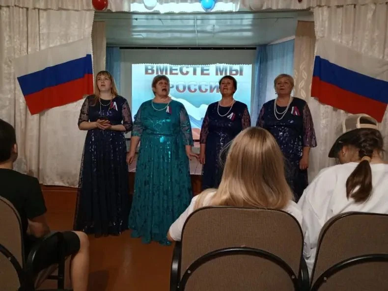 12 июня сельские дома культуры наполнились музыкой и тёплыми эмоциями — везде прошли праздничные кон