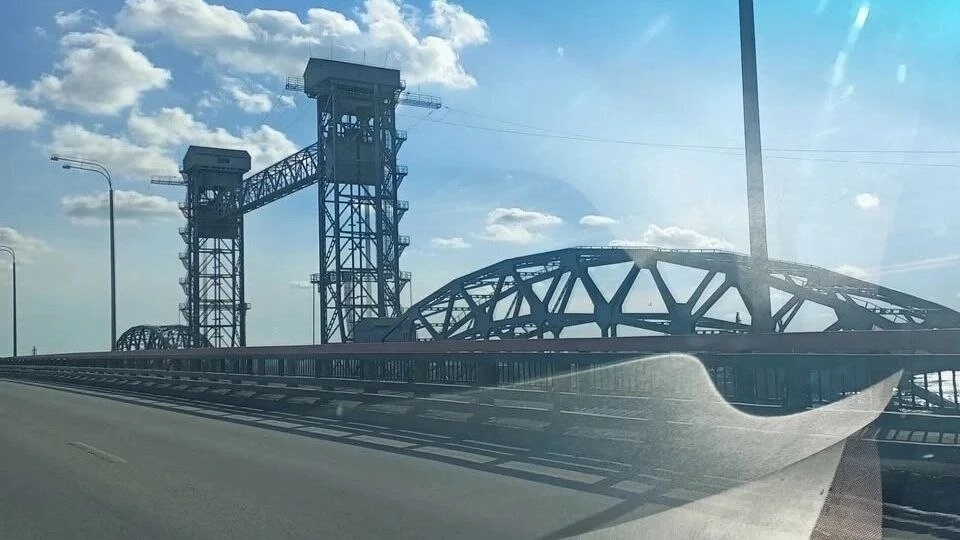В Ростове 15 июня из-за погодных условий отменили вечернюю разводку мостов. Речь идёт о разводном же