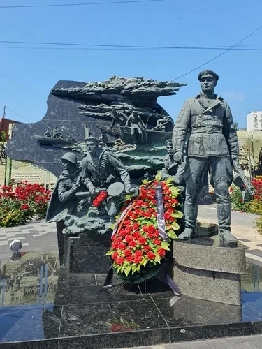 Малоземельца великого имя Вторая гимназия гордо несёт. Цезарь Куников – гордость России В наших серд