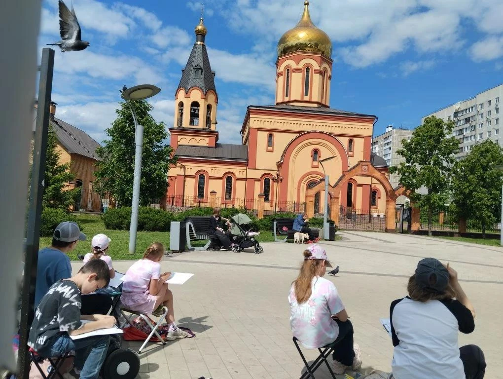 Творчество на свежем воздухе: летние пленэры в живописных уголках