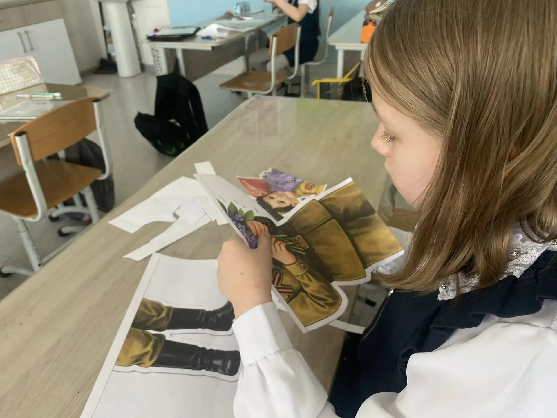 🌟 Сегодня в нашей школе прошла замечательная акция «Открытка герою», в рамках которой наши ученики н