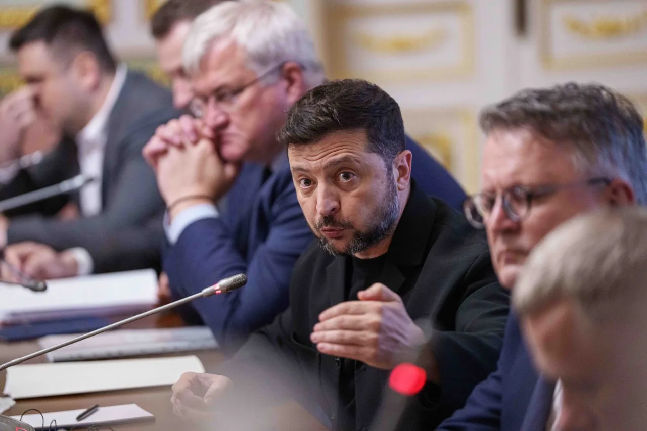 Владимир Зеленский угрожает Александру Лукашенко из-за "техники" на белорусской террито...