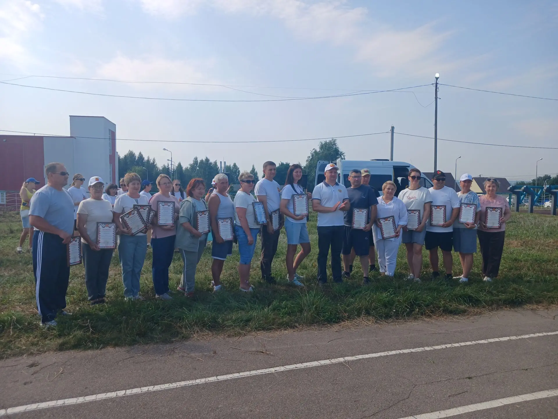 8 августа педагоги детского сада приняли участие в районном спортивном празднике, посвя...