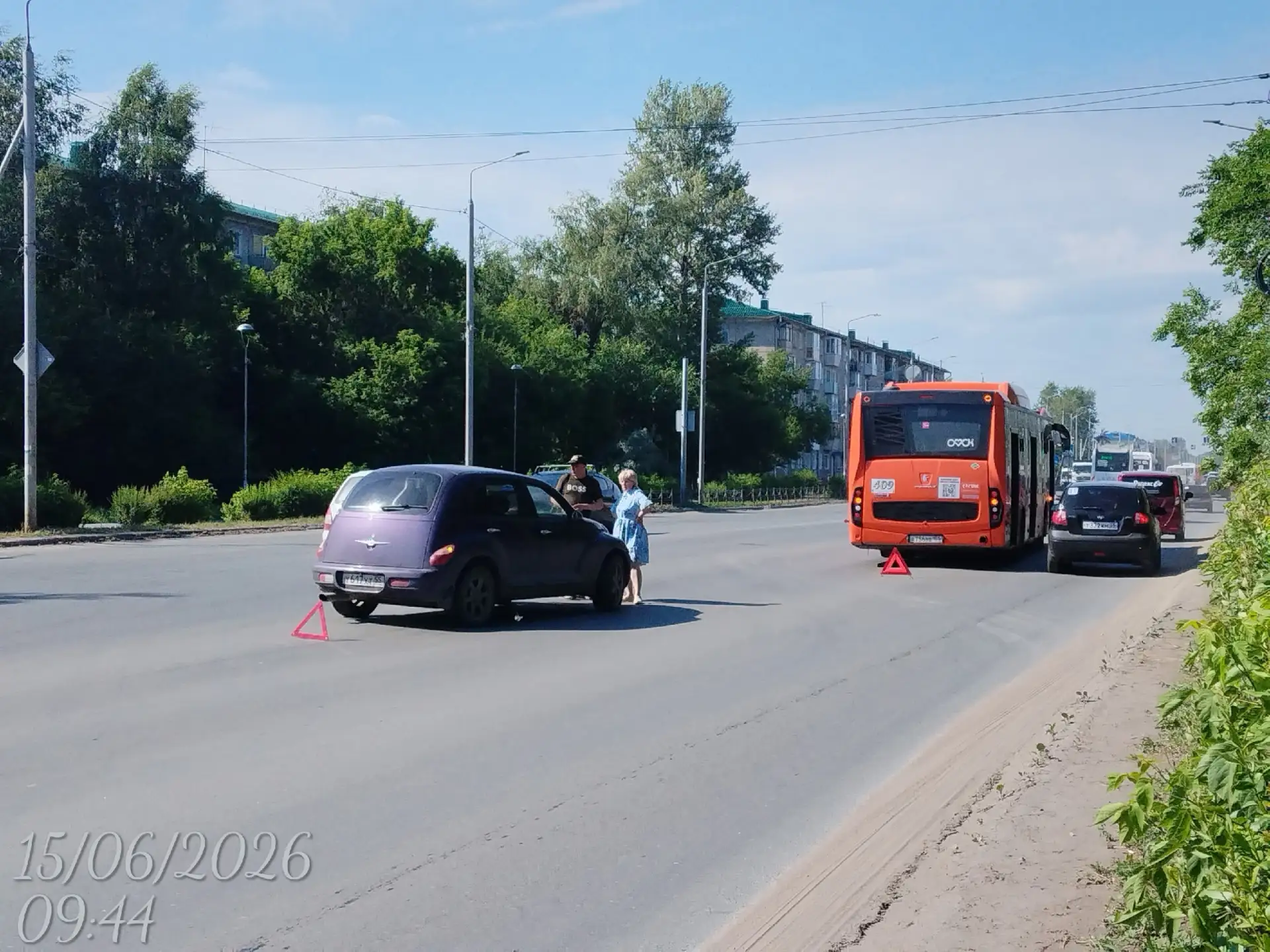 Небольшое ДТП с участием автобуса на ул. 21-я Амурская.

Подписаться на ЧП Омск