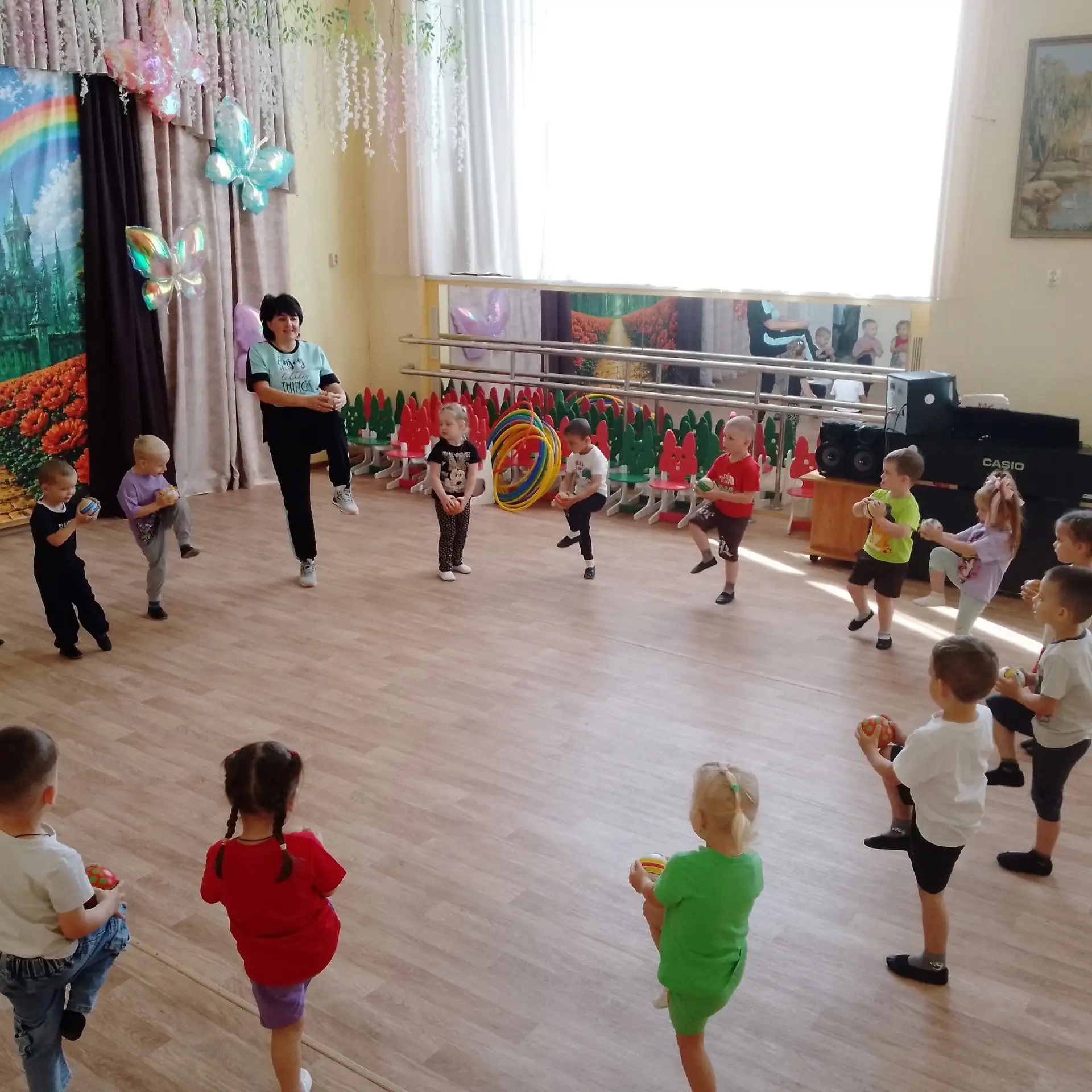 3 июня в группах «Дюймовочка» и «Золушка» детского сада «Радуга» прошли спортивные разв...