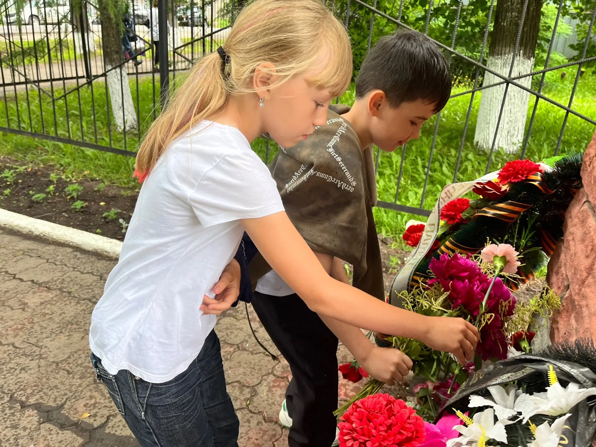 🎗️22 июня — День памяти и скорби 

🕊️В преддверии этой памятной даты в лагере «Дружба» МБОУ Шахунс