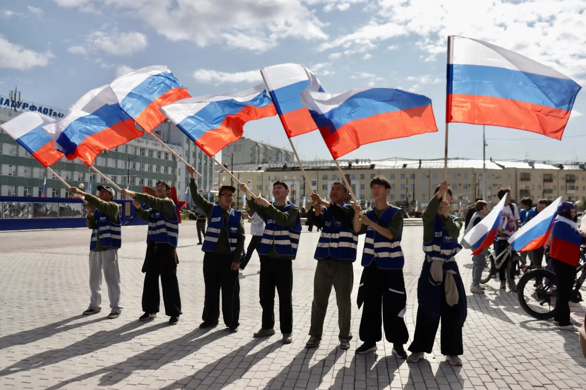 📆 Выходные дни в 2027 году: Правительство России утвердило календарь праздничных дней
