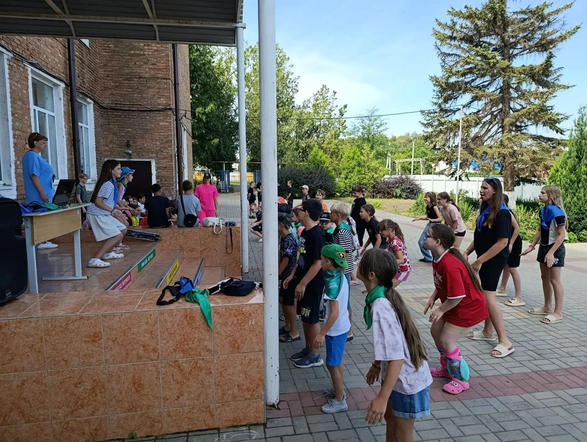 14-й день в пришкольном лагере
Сегодня в нашем лагере прошёл насыщенный и интересный день! Вот как в