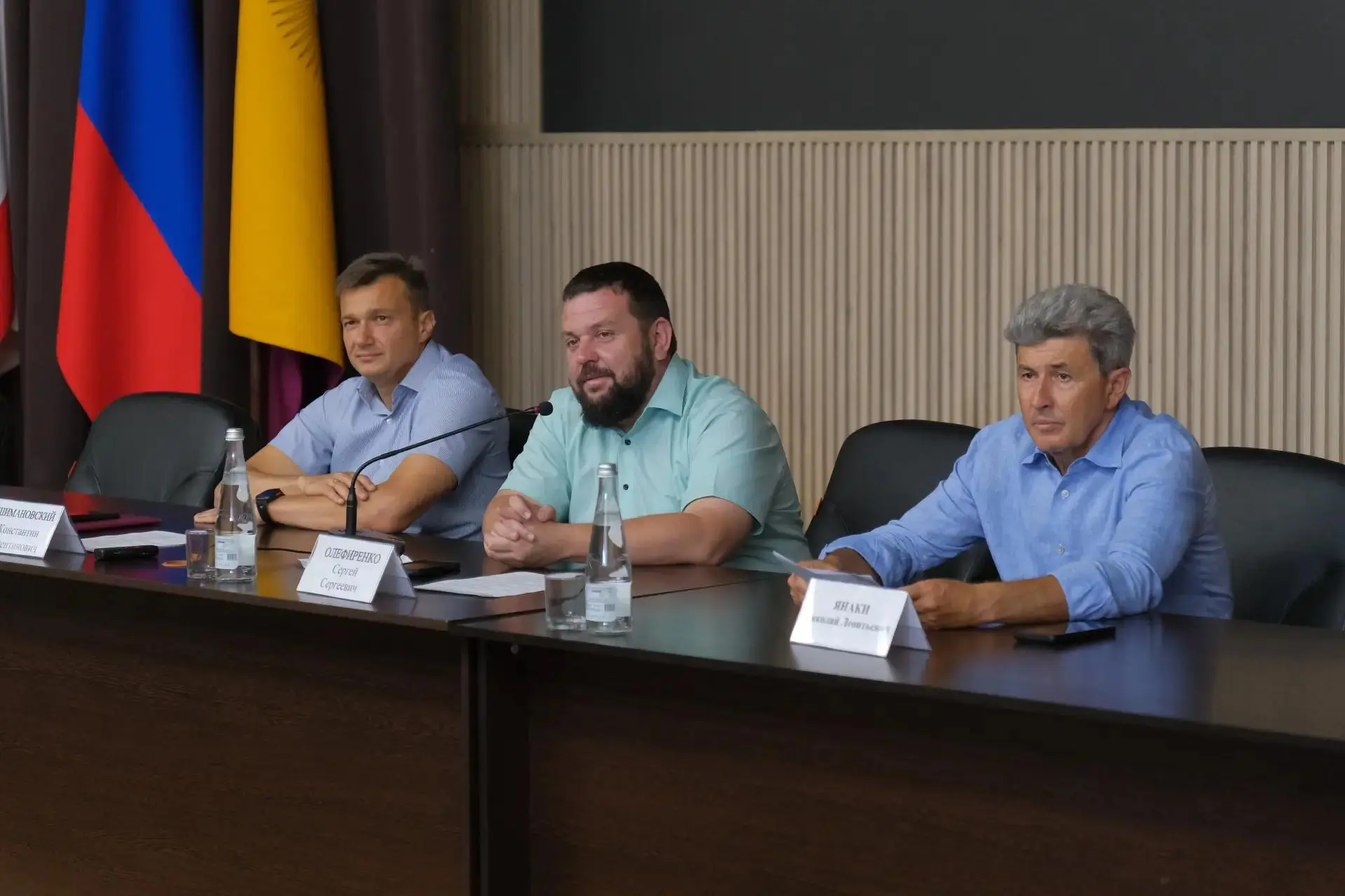 Вместе с Председателем Ялтинского городского совета Константином Шимановским и депутатом Госсовета Р