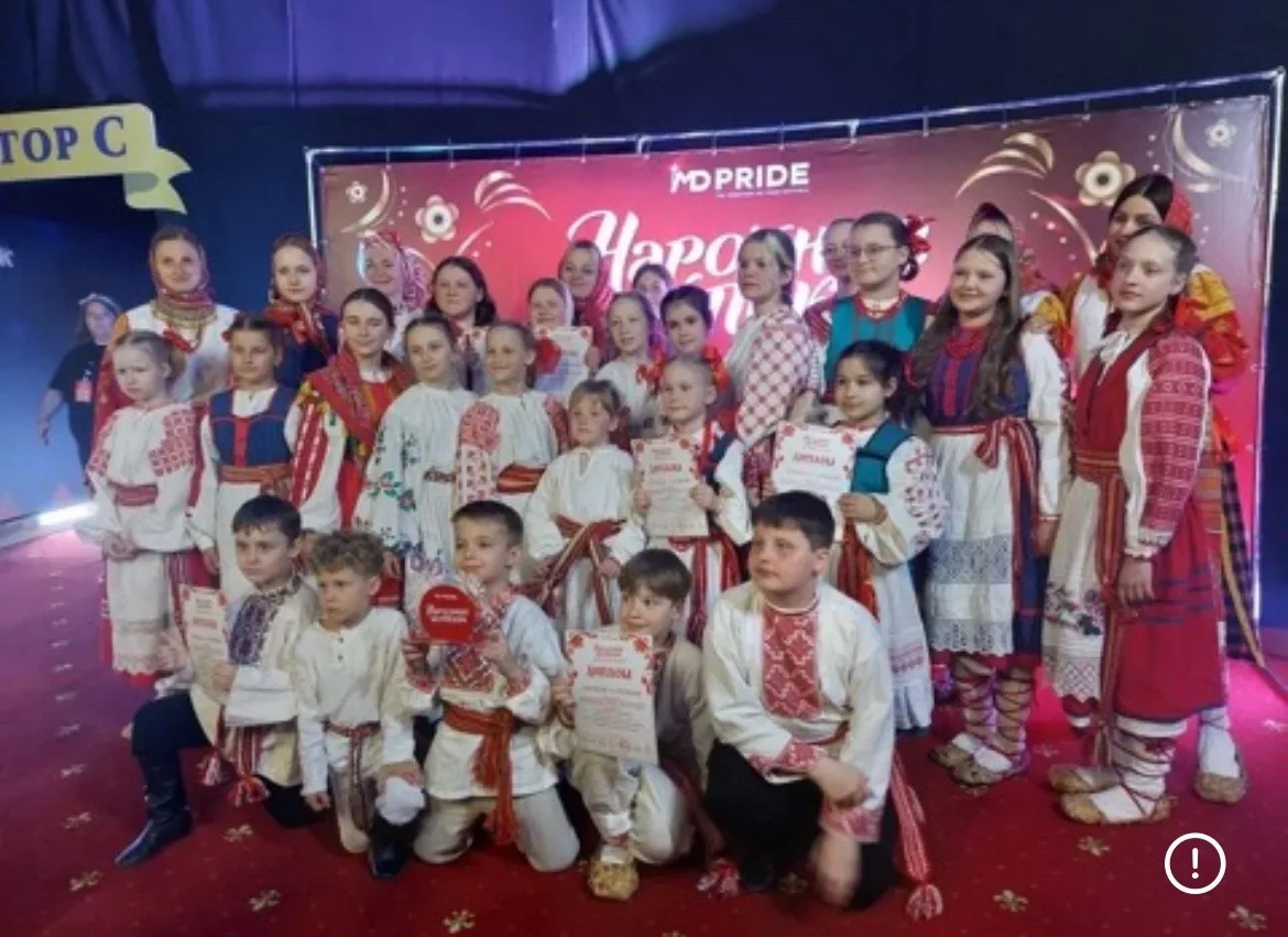 Рубрика "Наши достижения"  Делимся радостью!  Ученицы 4 класса  «Думающий» Ксения Новикова и Елизаве