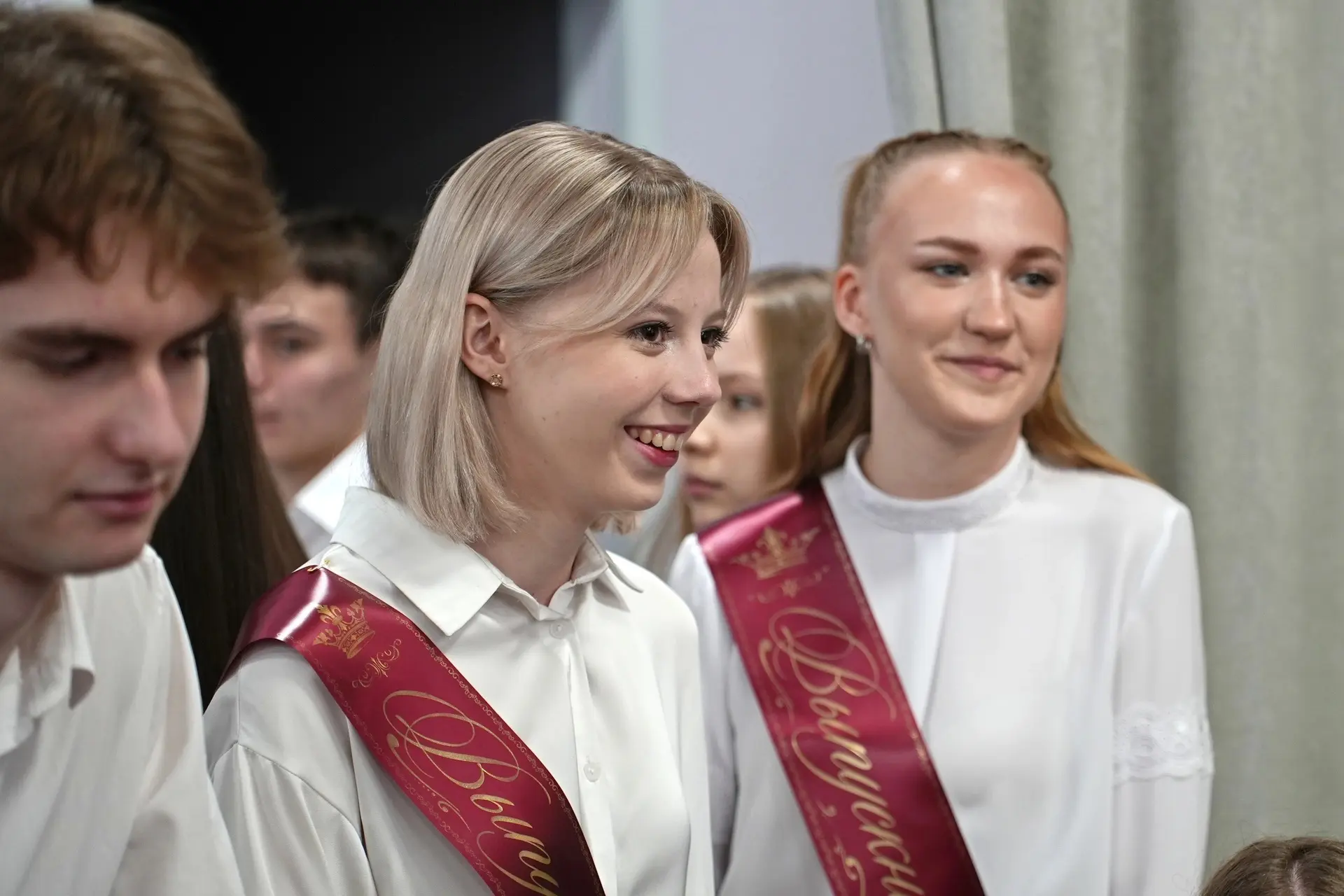 Сегодня вновь поздравляем выпускников: все они успешно справились с ЕГЭ по математике! Особенно раду
