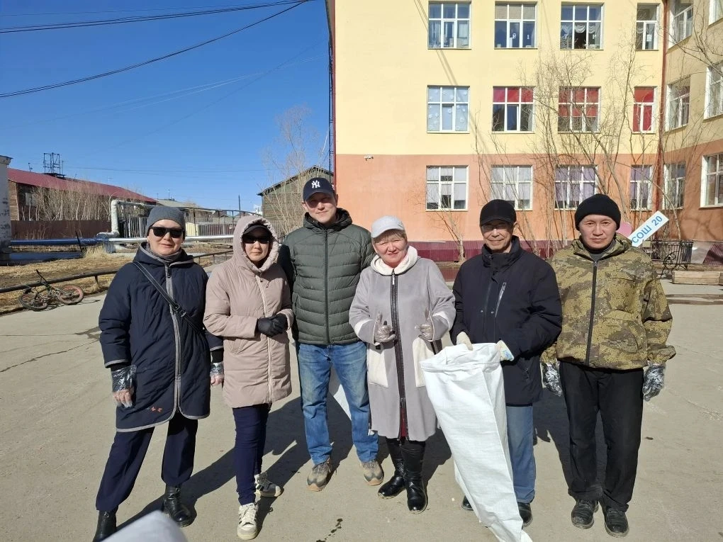 🎯 24 апреля коллектив педагогов и сотрудников школы принял участие в республиканском субботнике по с