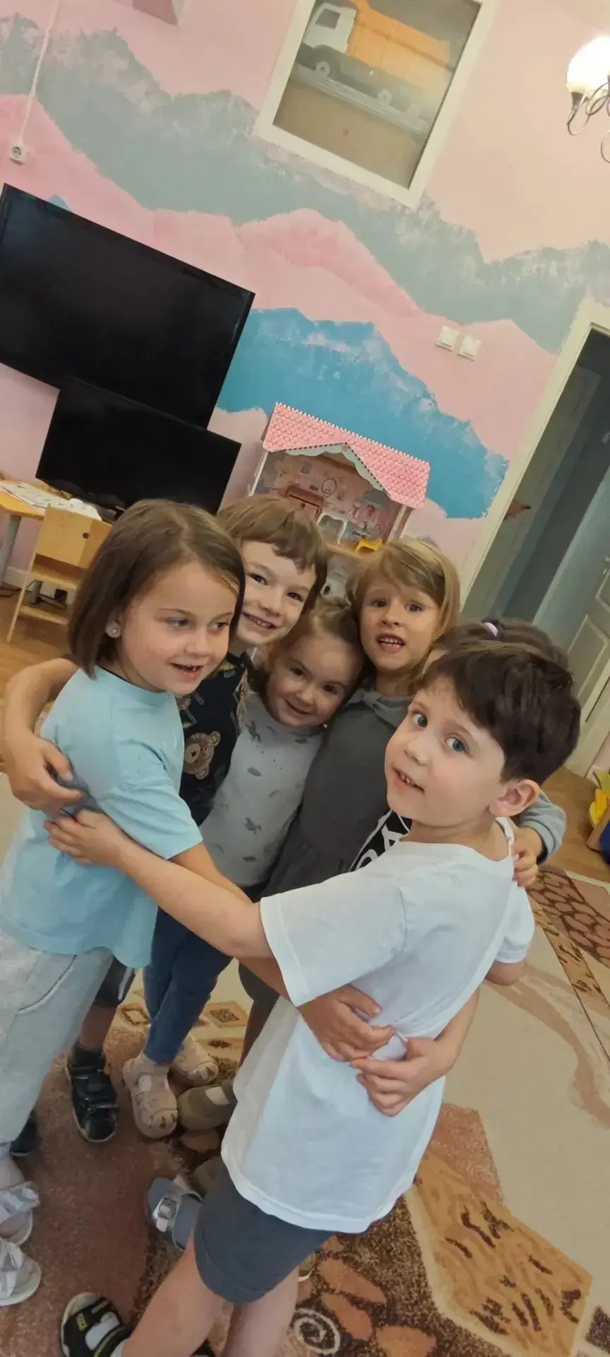 ЛЕТО В ДОШКОЛЬНЫХ ГРУППАХ🧸☀️✨

Эта неделя в дошкольных группах школы имени Сервантеса посвящена Меж