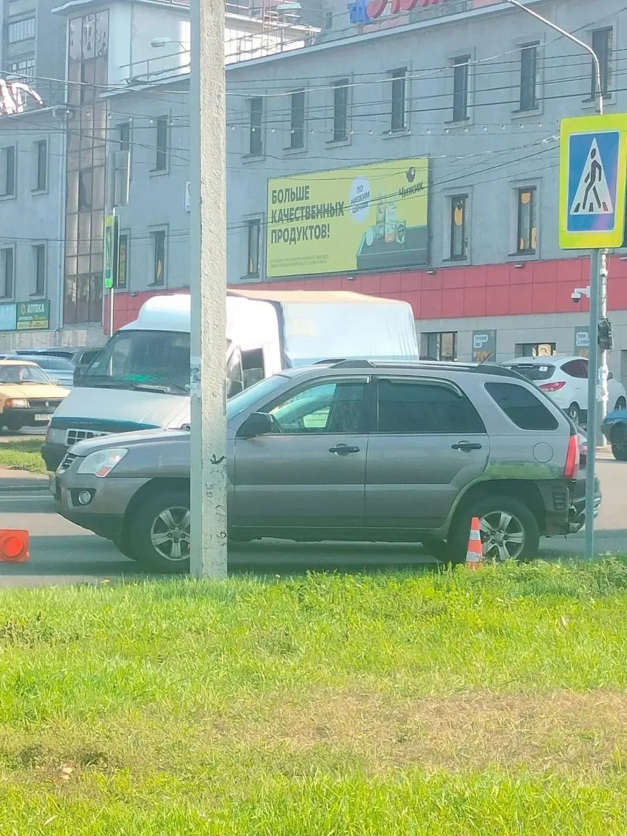 На улице Октябрьской в Курске внедорожник сбил девочку-пешехода