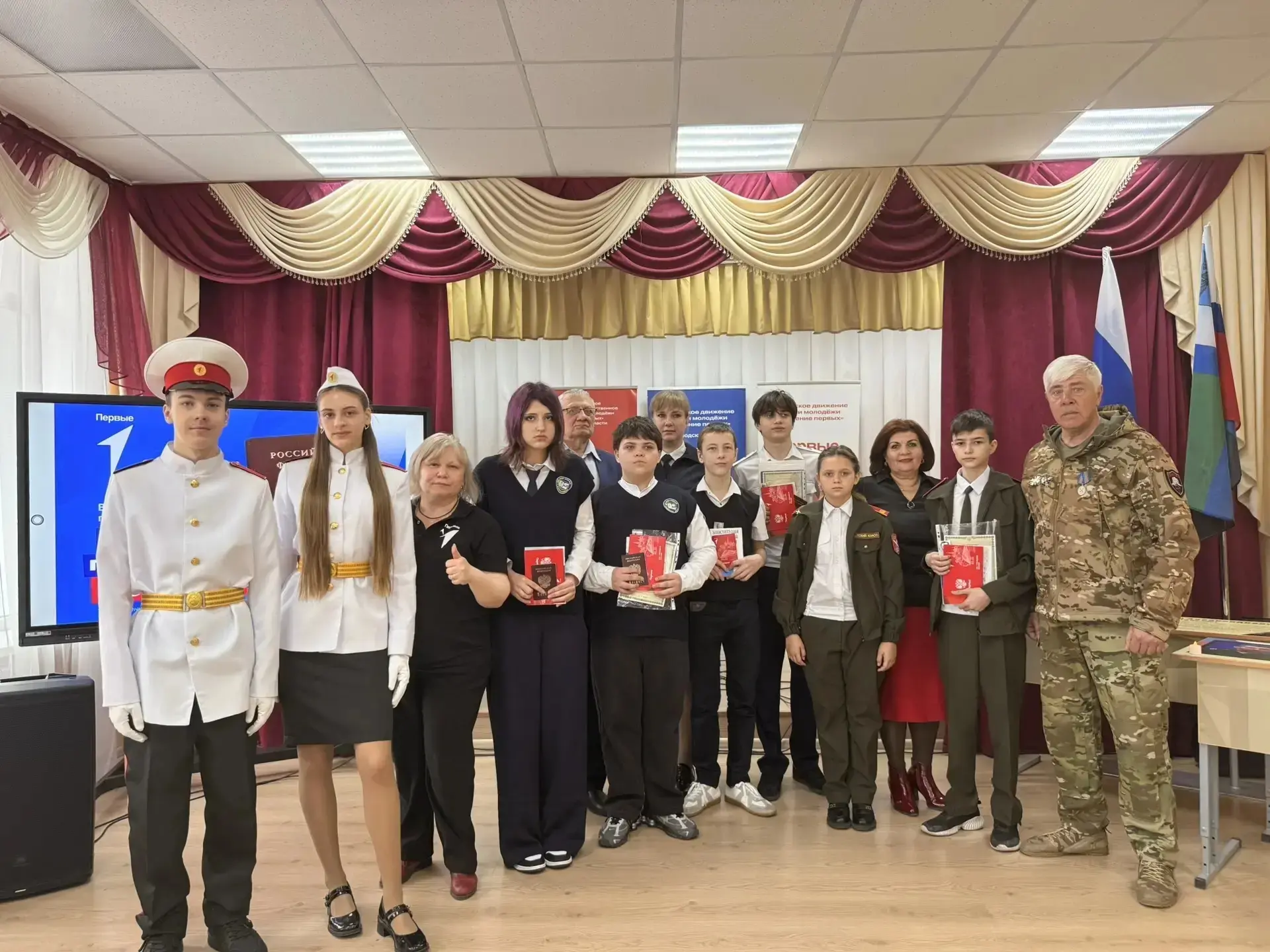 Неделя космонавтики в школе: к 65-летию первого полёта человека в космос! 👨‍🚀👨‍🚀👨‍🚀👨‍🚀👨‍🚀  🚀В нашей 