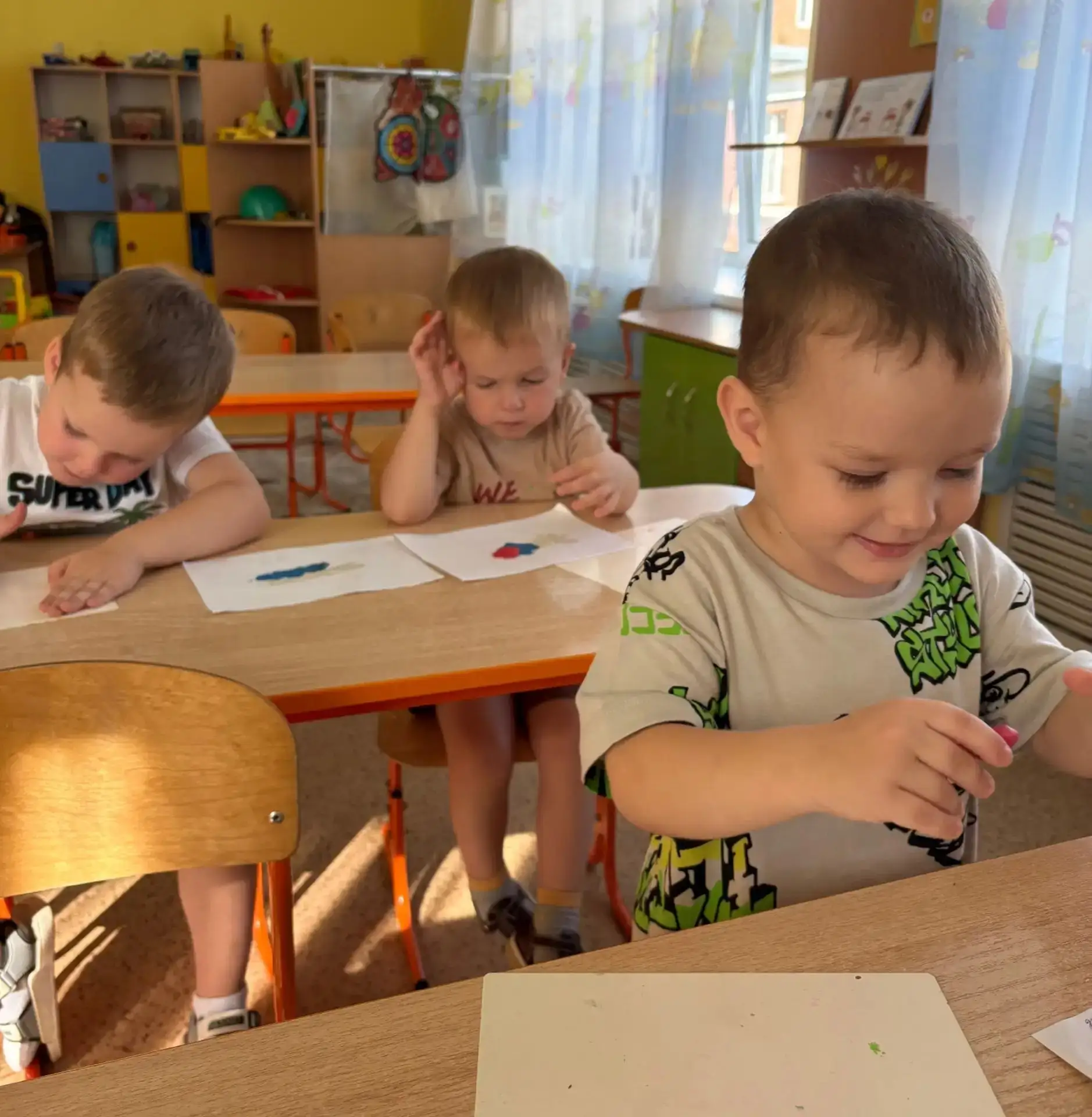 Малыши группы № 3 в преддверии знаменательного праздника с удовольствием познакомились ...
