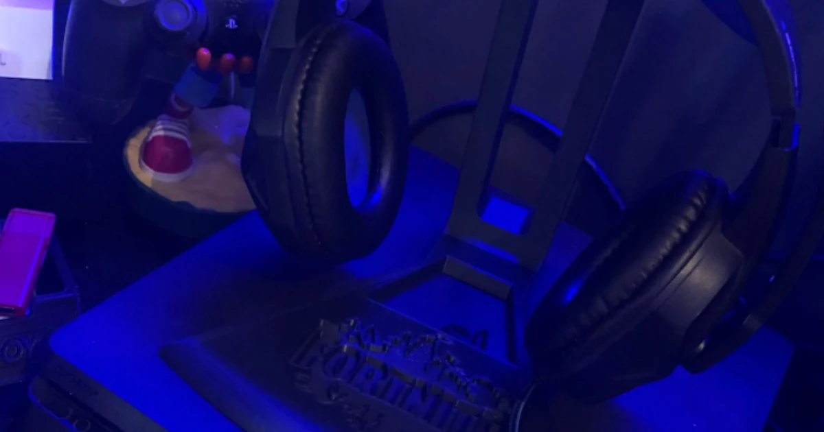 SUPPORT CASQUE FORTNITE / FORTNITE HEADPHONE STAND

Крутая подставка для наушников в стиле Fortnite 