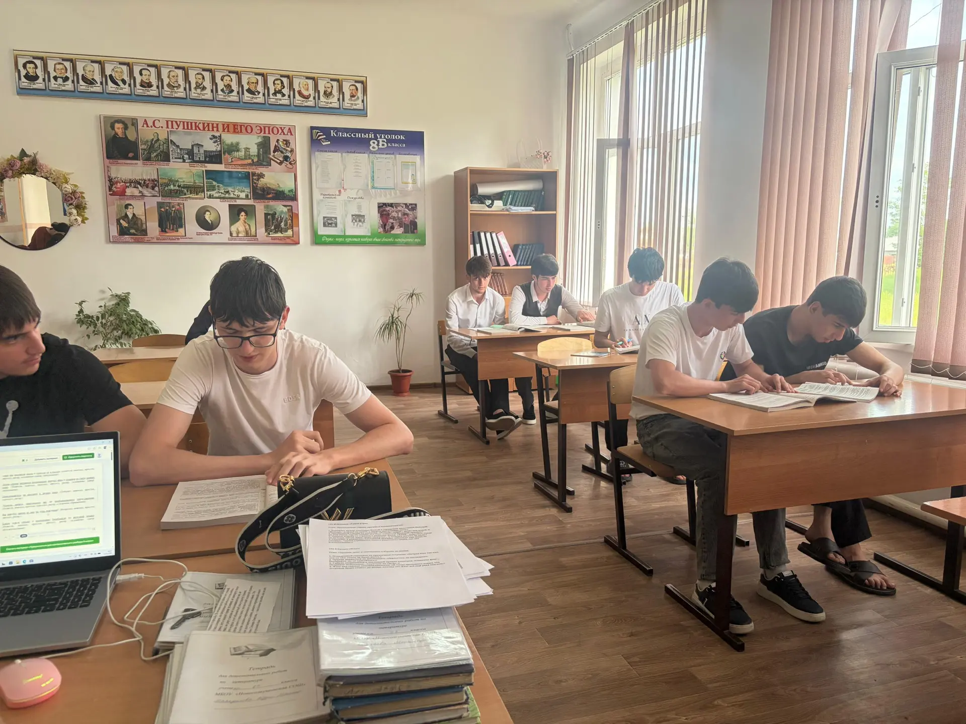 Подготовка к ЕГЭ! Впереди экзамены. Успехов вам, будущие выпускники