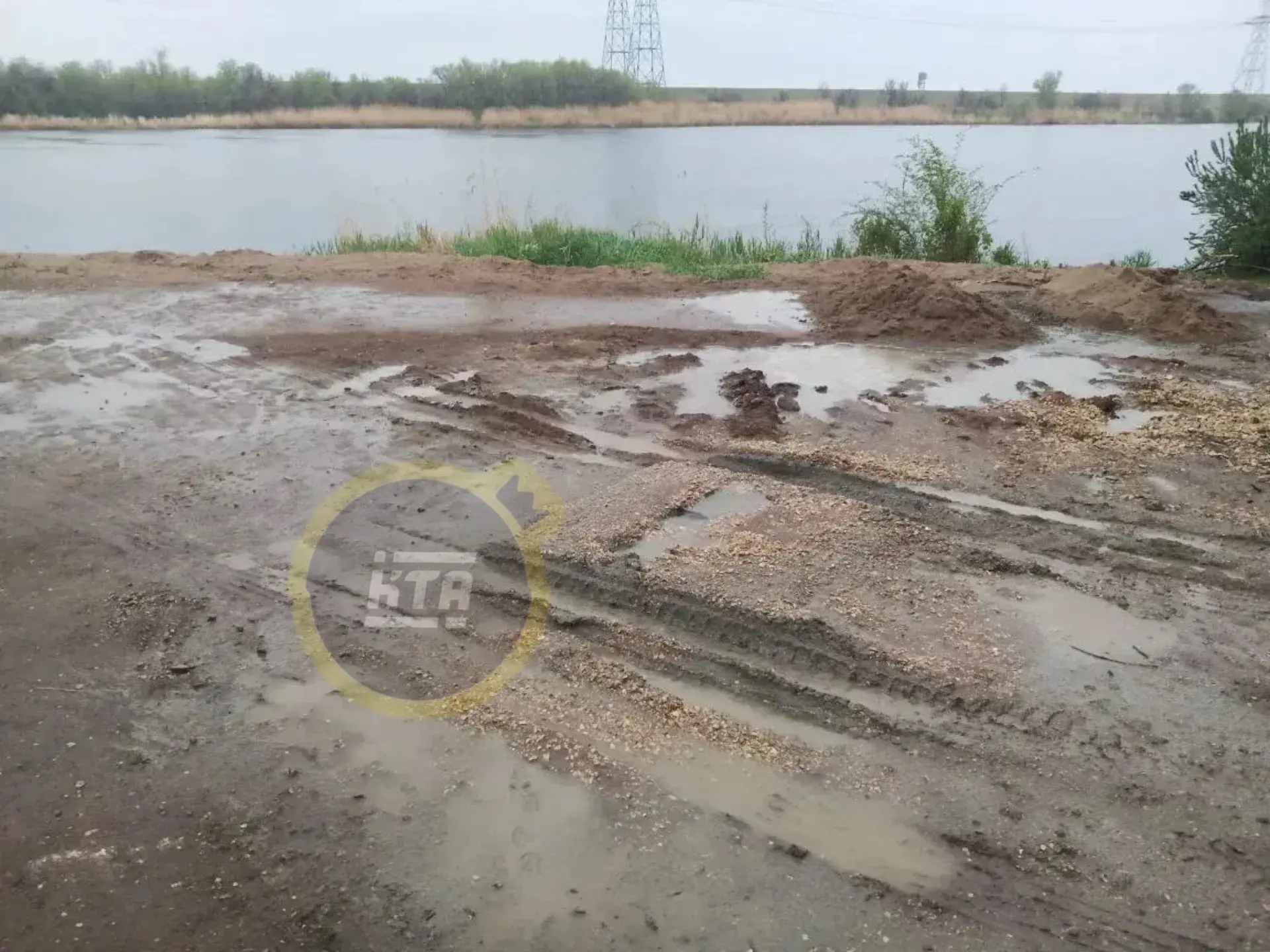 😡SOS! Прошу найти управу на водителей, которые для Изумруда (ФосАгро) завозят песок, щебень и прямо 