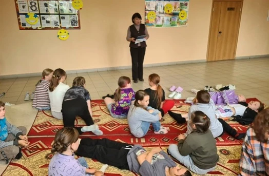 Ситцевским библиотекарем для ребят, посещающих летнюю оздоровительную площадку Ситцевской СОШ, прове