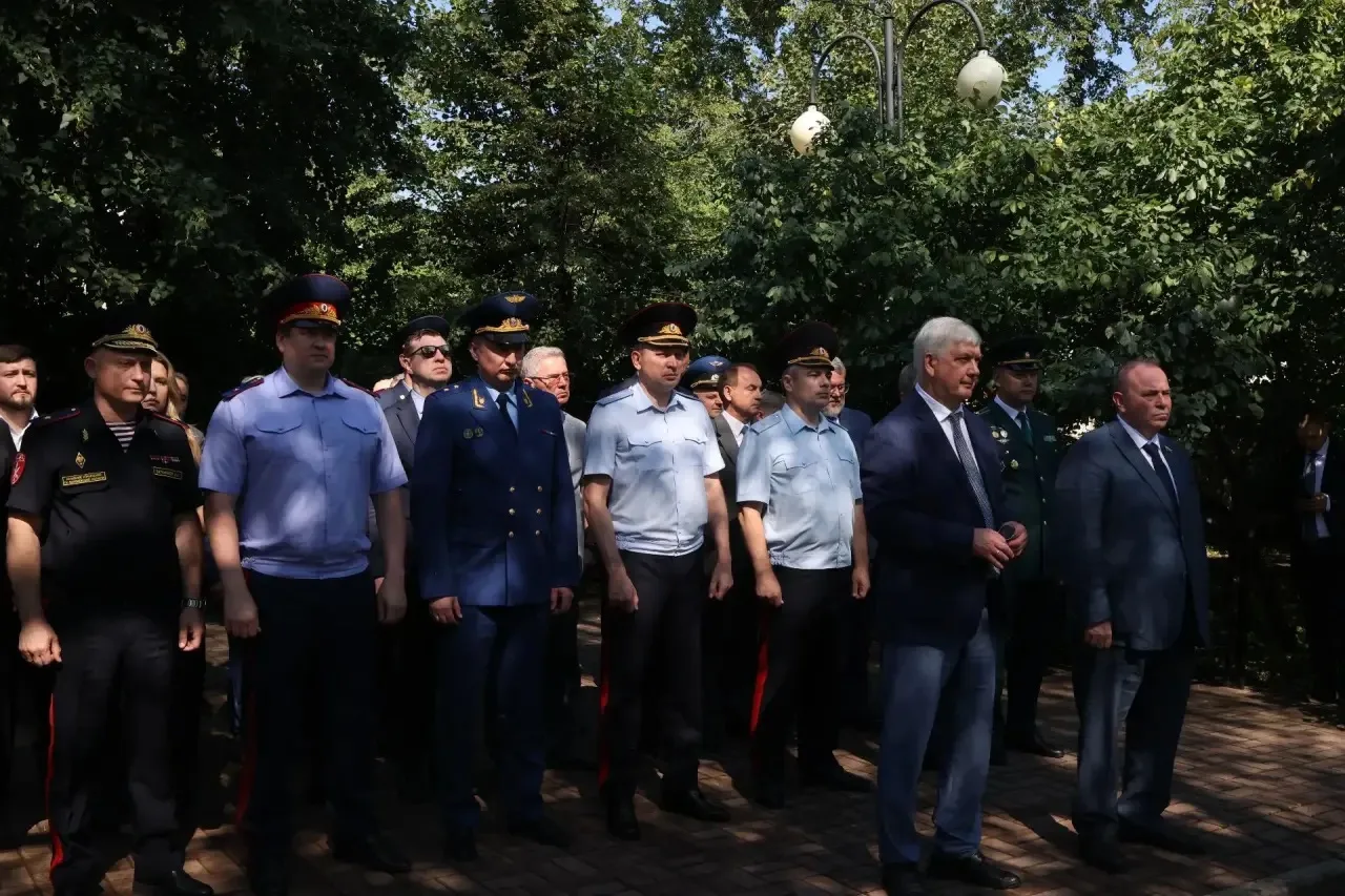 🔖Генерал Петрушин принял участие в церемонии возложения венков, посвященной героям Первой Мировой в