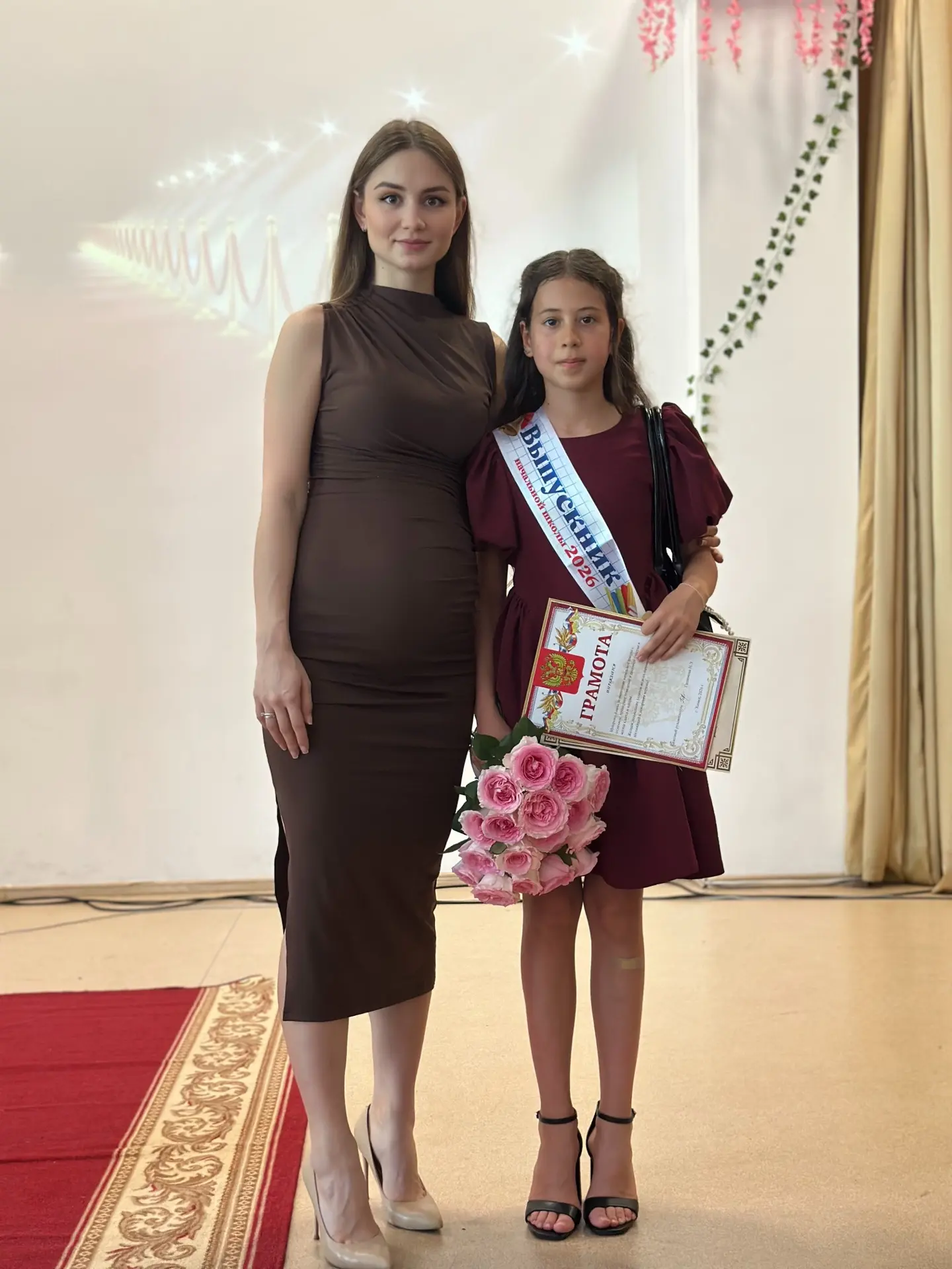 вот и закончилась младшая школа у старшей дочки, впереди самое интересное😁 ну а мы пока уходим на к