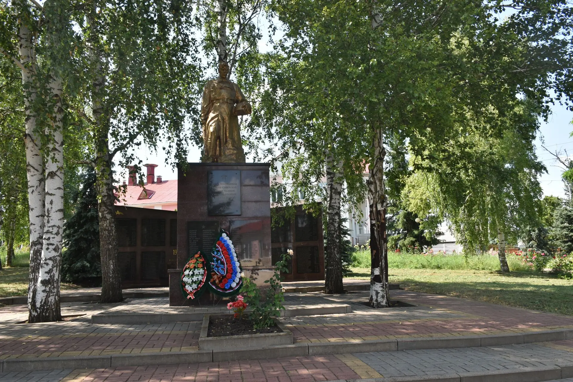 Провели мониторинг технического состояния и фотофиксацию памятников воинской славы в Шебекинском мун