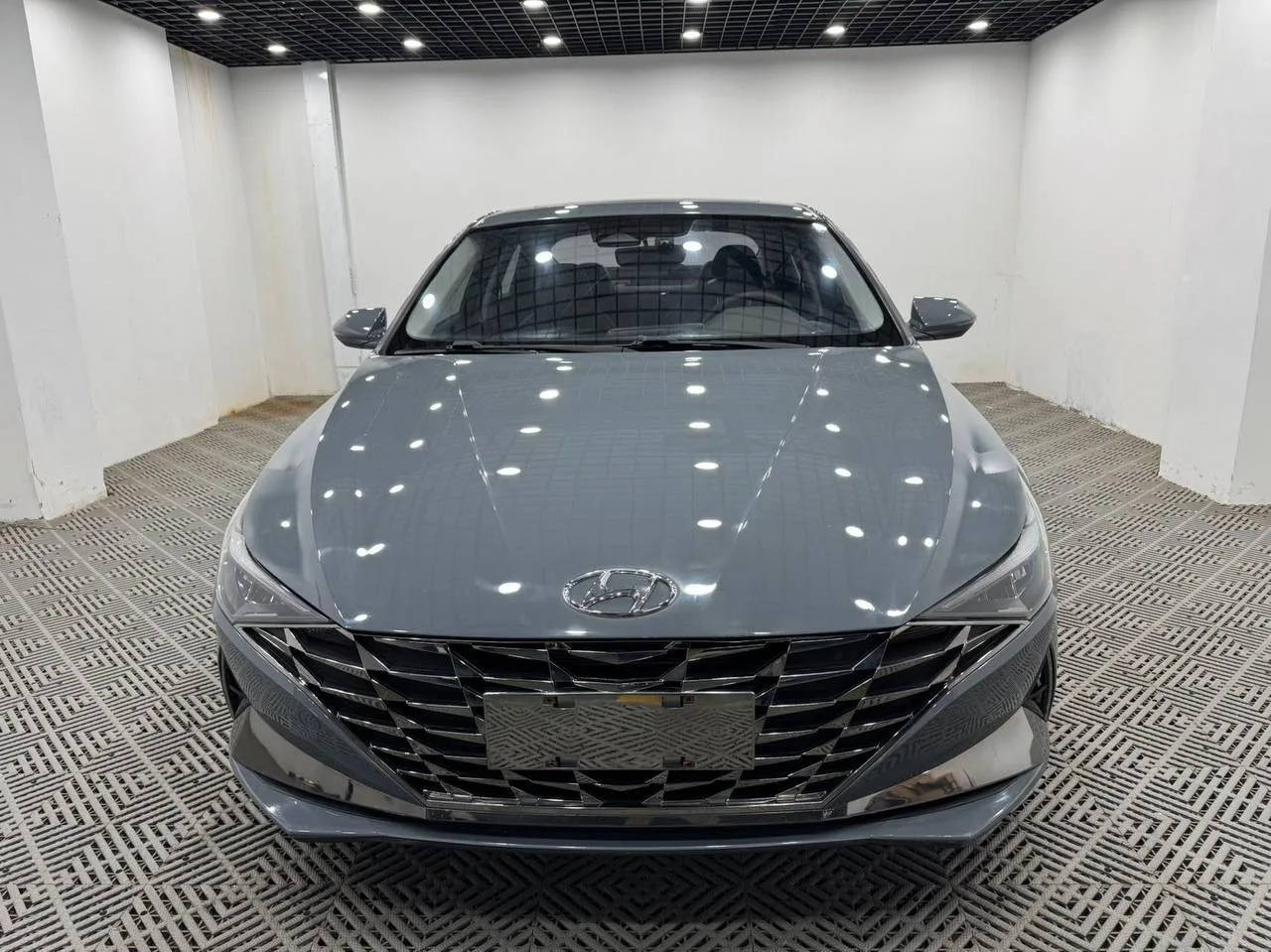 Hyundai Elantra
Двигатель 1.5 (115л.с)  👍🏻
Цвет серый 🩶
Год 2021
Пробег 56000 км  ✅ 
Оригинальная