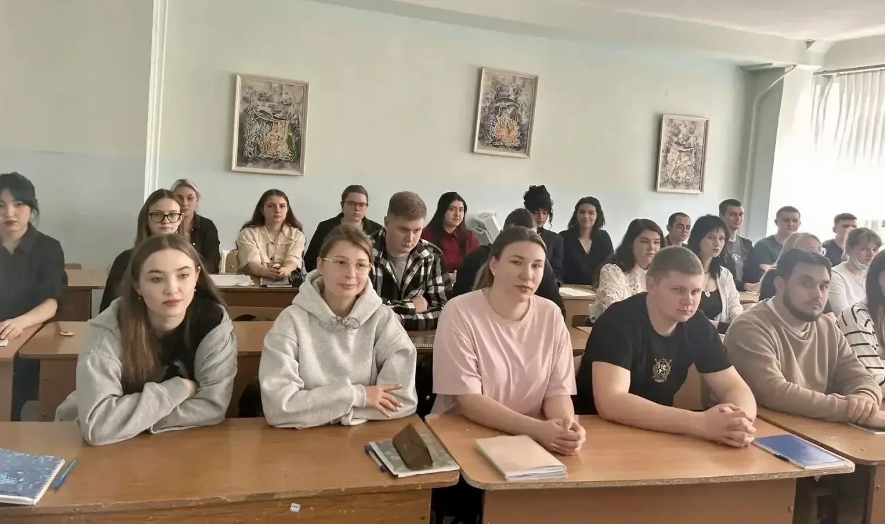 В СГПИ ОБСУДИЛИ ТРАНСФОРМАЦИЮ ТРАДИЦИОННЫХ ЦЕННОСТЕЙ В МОЛОДЕЖНОЙ СРЕДЕ   📢 В Ставропольском государ