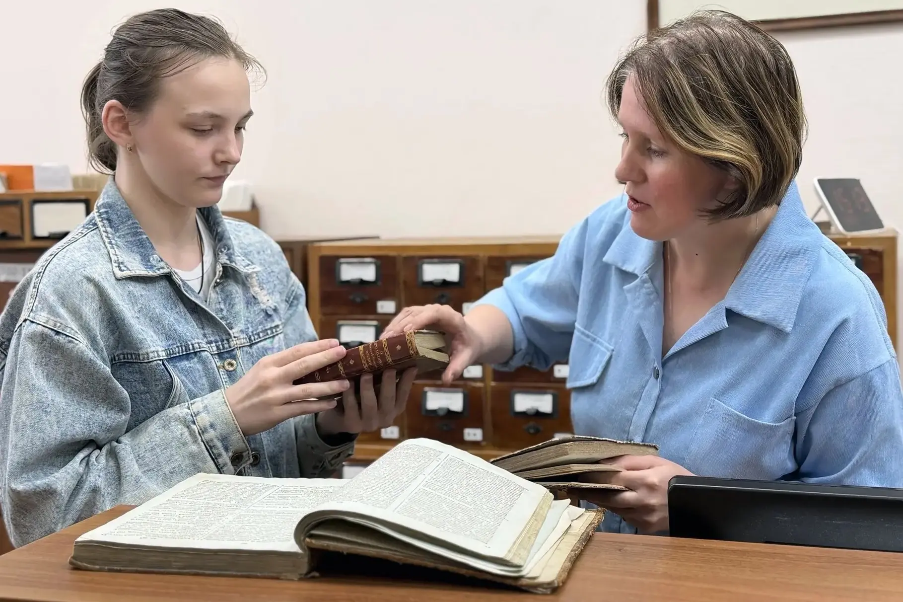 КНИГИ ИЗ БИБЛИОТЕКИ ЯГМУ СТАЛИ ЧАСТЬЮ ГОРОДСКИХ ИСТОРИЙ