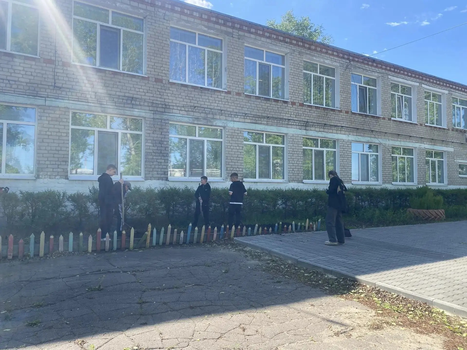 Для наших ребят каникулы начались с важной и ответственней работы💪С 27 мая в школе нач...
